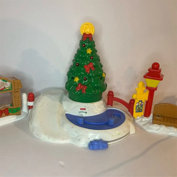 Fisher-Price Little People Christmas Tree Lighting Playset 4-7 Years - Picture 2 of 12